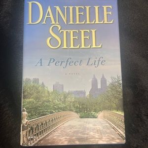 Danielle Steel hardcover novel A Perfect Life. Excellent Pre-read condit…
